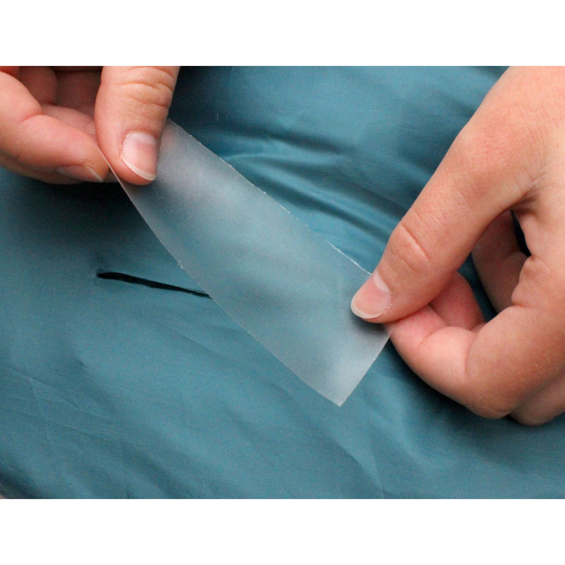 `Tenacious Tape` Reparatur