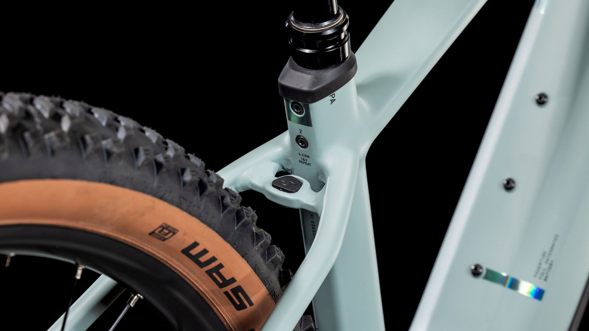 Reaction Hybrid Race 800